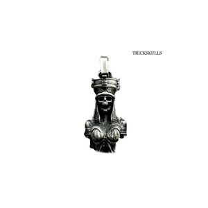 Queen Skull Head Carrying Skeleton Bust Pendant & 60cm Stainless Round Box Chain